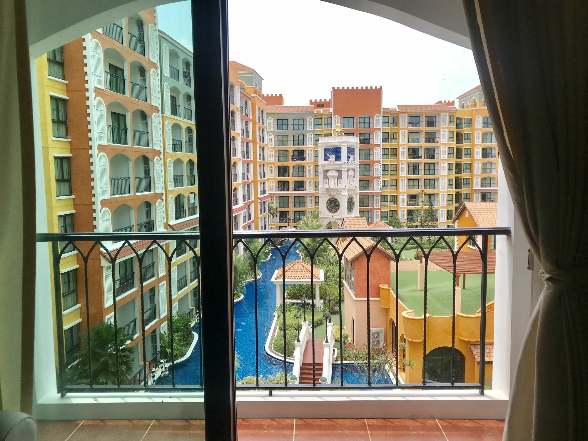 Апартаменты Venetian Pattaya Саттахип Экстерьер фото
