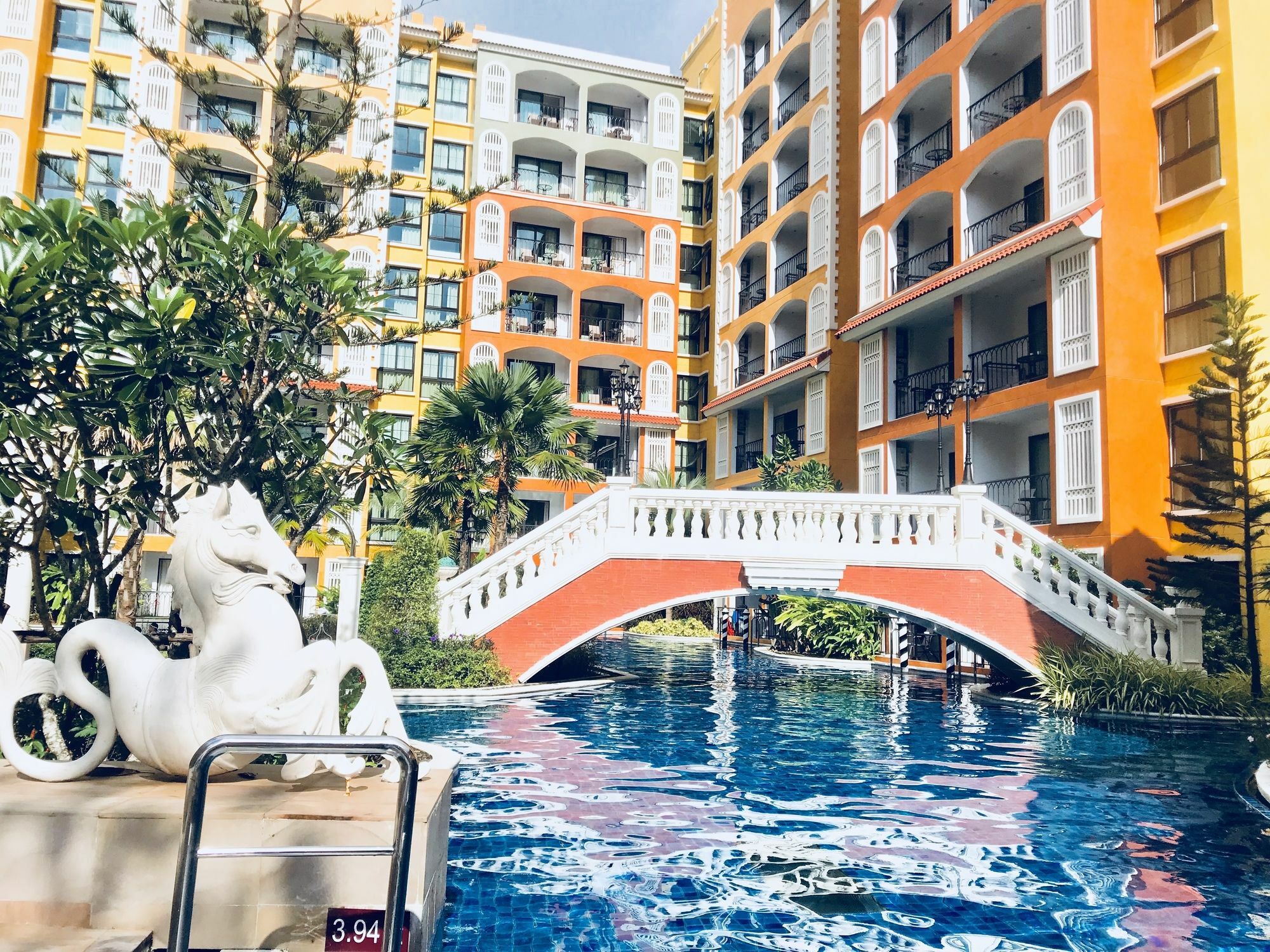 Апартаменты Venetian Pattaya Саттахип Экстерьер фото